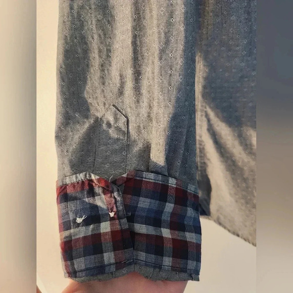 Van Heusen Never Tuck Slim Fit Grey Button Up Size Large - Picture 4 of 5